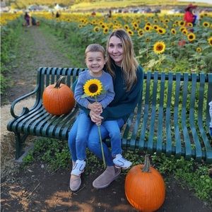 Meet your Posher, Monica